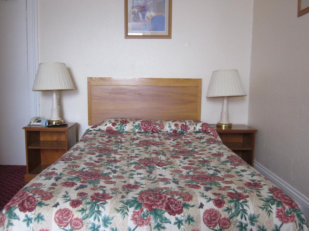 קלבדון The Highcliffe Hotel חדר תמונה