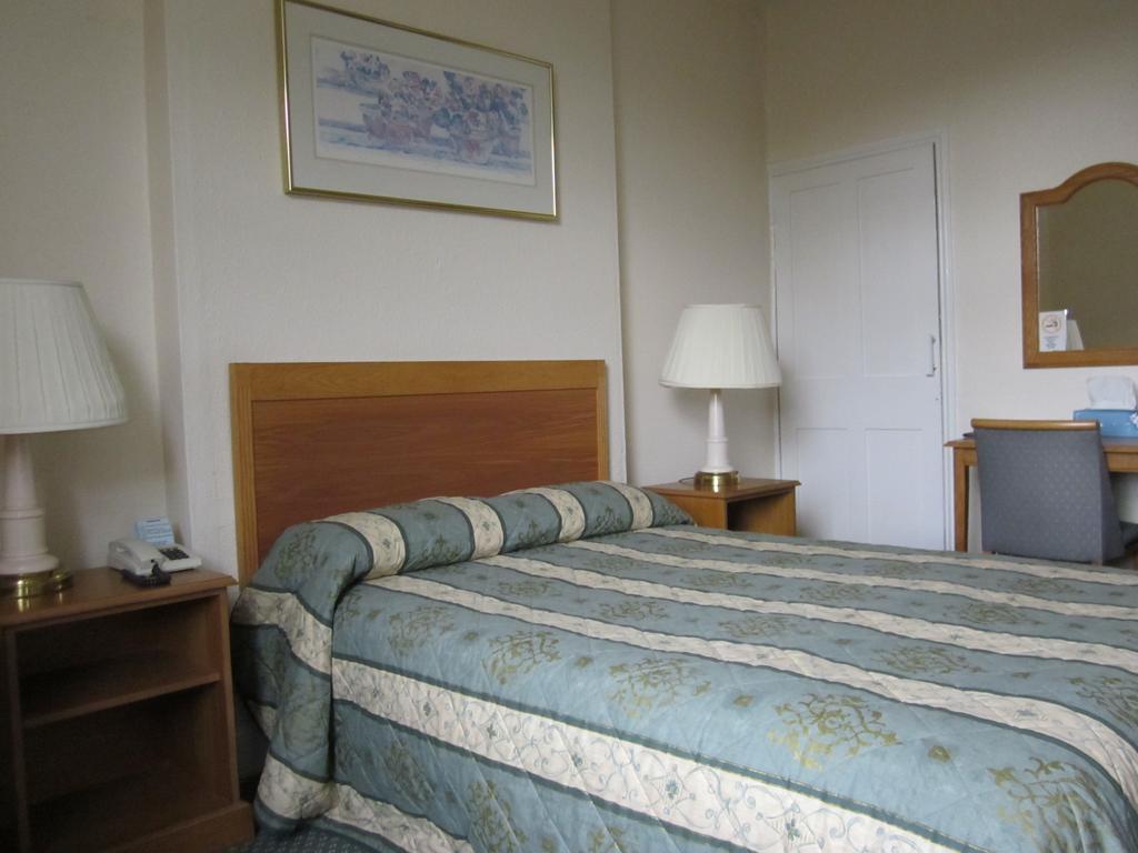 קלבדון The Highcliffe Hotel חדר תמונה